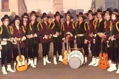 1981.-Los-Gibraltarenos