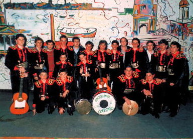 1992.- Con hilos de oro – José Luis Güelfo Mora