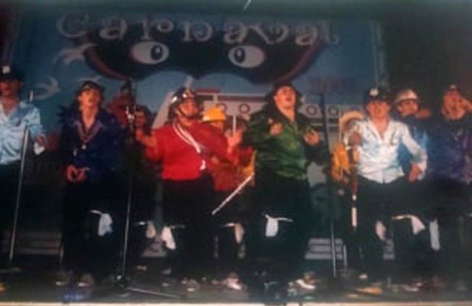 2003.- De profesión Gigoló