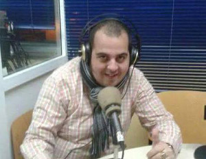 Juanito Conejero, guionista en una emisora nacional